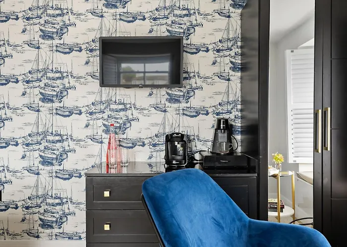 Pilgrim Suite - Sea View - Free Wi-Fi